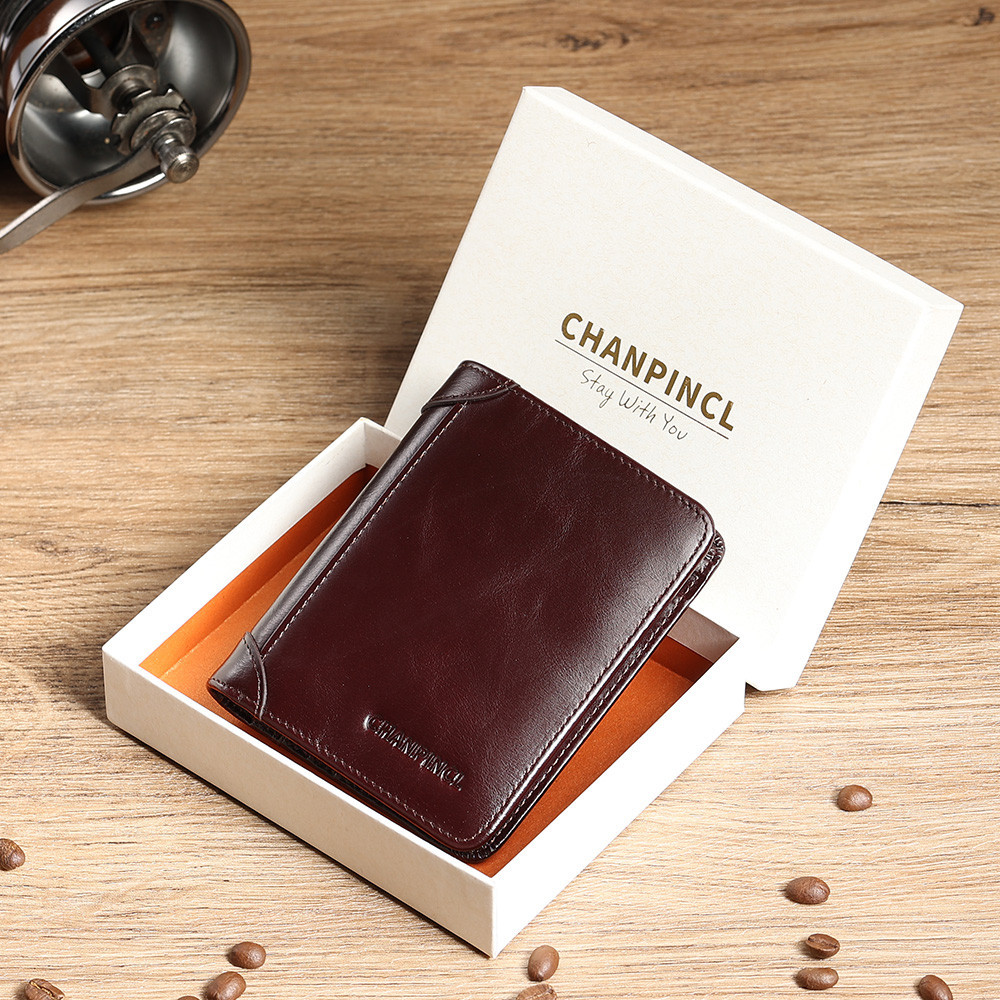 หนังวัวแท้ CHANPINCL แบรนด์ขายร้อนกระเป๋าสตางค์ผู้ชายหรูหราสั้น Trifold First Layer Cowhide ผู้ถือบัตรคลาสสิก RFID Blocking กระเป๋าชายธุรกิจแนวตั้งแฟชั่น