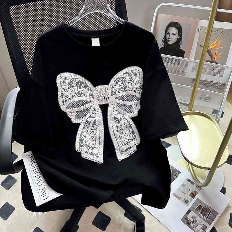 【ส่งจากไทย】 เสื้อยืดแขนสั้นพิมพ์ลายโบว์สำหรับผู้หญิงเสื้อระดับไฮเอนด์ฤดูร้อนดูดีสุดๆ