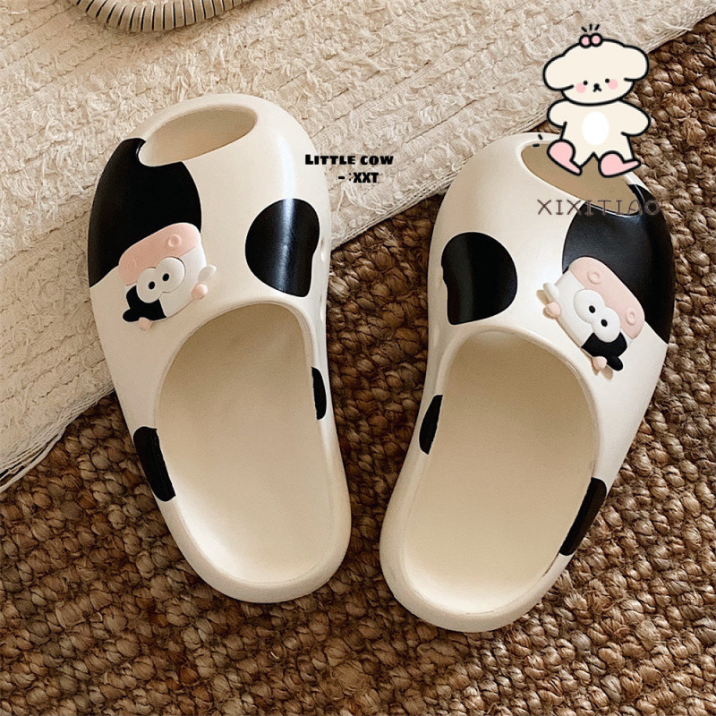 ฉี่เตียว สร้างสรรค์ที่ไม่ซ้ํากันน่ารักวัวรองเท้าแตะรองเท้าแตะผู้หญิงสวมใส่กลางแจ้งใช้ในบ้านนุ่มสบายแต่เพียงผู้เดียว