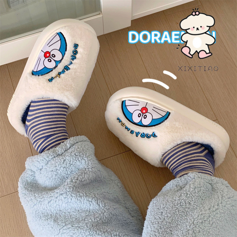 Xitiao ฤดูใบไม้ร่วงฤดูหนาว Doraemon ip Co-Branded Warm Baotou รองเท้าแตะผ้าฝ้ายการ์ตูนน่ารัก Tinkerbell Cat Soft Sole Confinement รองเท้าผู้หญิง