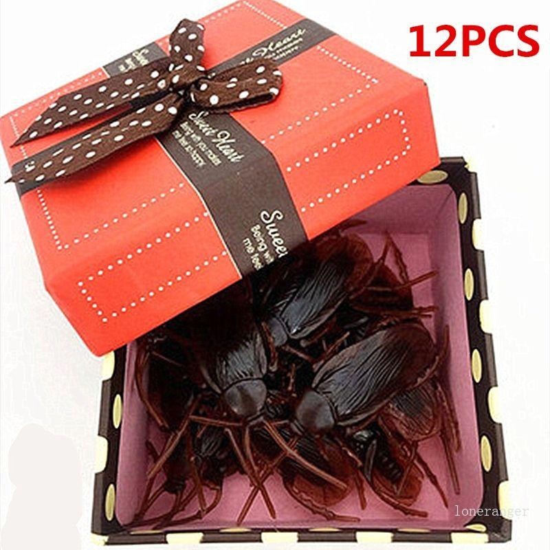 12Pcs Lifelike Cockroaches Toy Halloween Gadget Gags Practical Jokes Toys Plasti