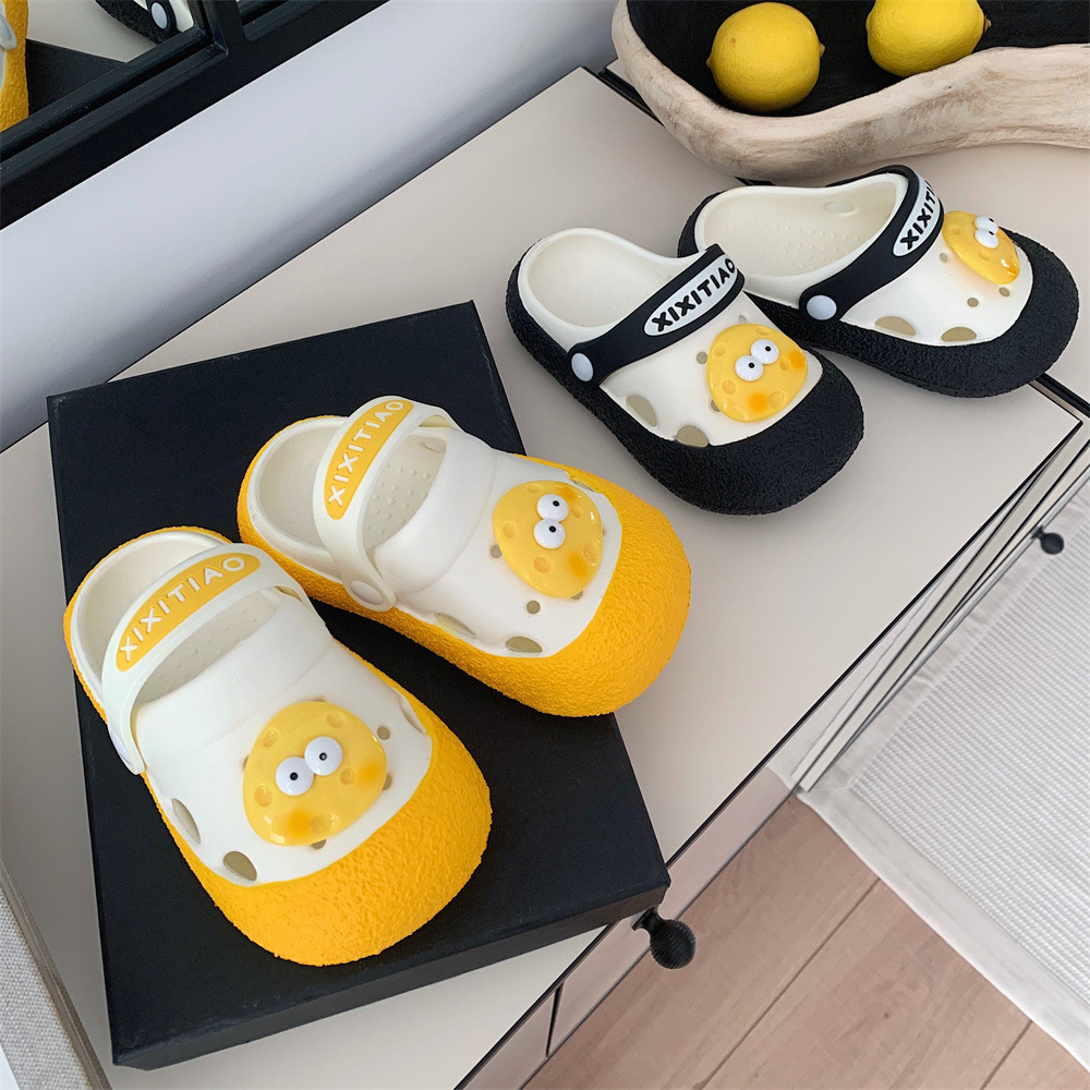 สไตล์ใหม่เด็ก ins ชีสชีสรองเท้าชายหาด 2024 ฤดูร้อนชายหญิงน่ารักการจับคู่สี EVA Soft-Soled Hole รองเท้า