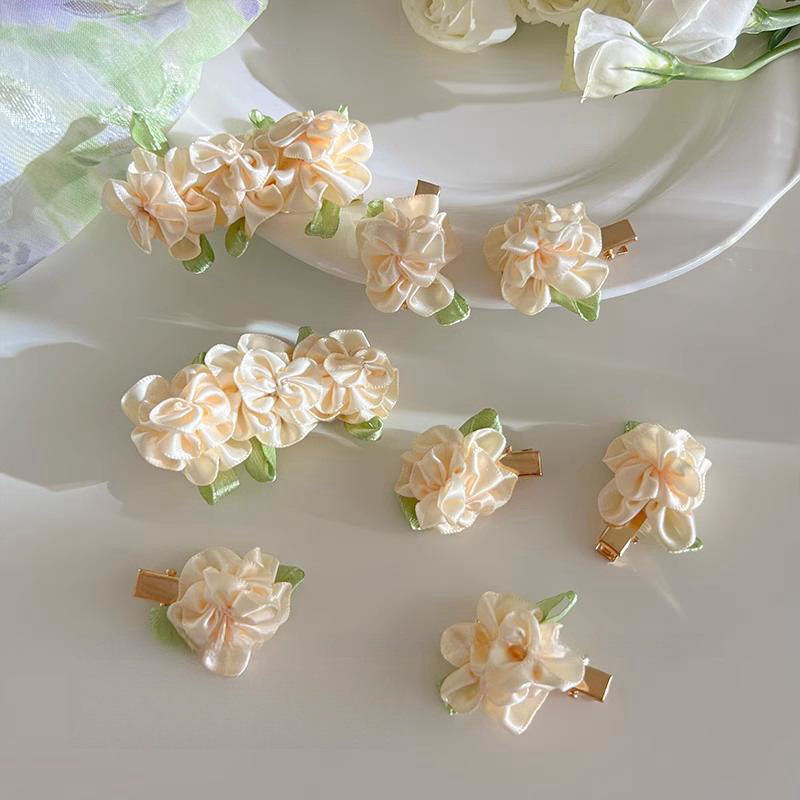 Camellia Pearl Hair Clip Lolita ดอกไม ้ อุปกรณ ์ เสริมผมฤดูร ้ อนใหม ่ ดอกไม ้ อุปกรณ ์ เสริมผมสําหรับผู ้ หญิง