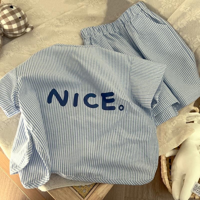 ชายชุดสูทแขนสั้นฤดูร้อนสไตล์ใหม่แฟชั่นเกาหลีรุ่นผ้าฝ้ายแท้ลายพิมพ์ตัวอักษรเสื้อยืดกางเกงขาสั้นด้านบนสบายๆนุ่มสบายสอง