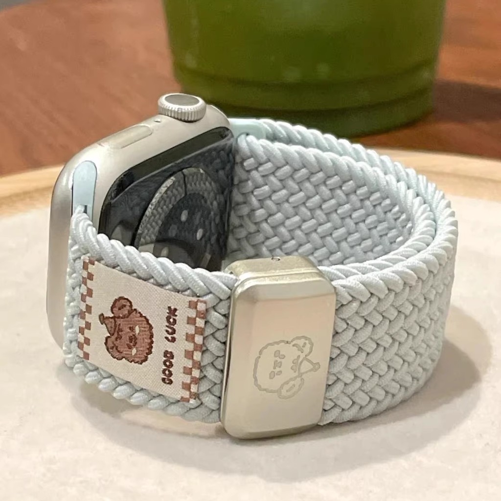 สายรัดข้อมือไนลอนถักลายหมีการ์ตูนพร้อมหัวแม่เหล็ก สำหรับนาฬิกาอัจฉริยะ Xiaomi Redmi Watch 6 5 และ Redmi Watch 4