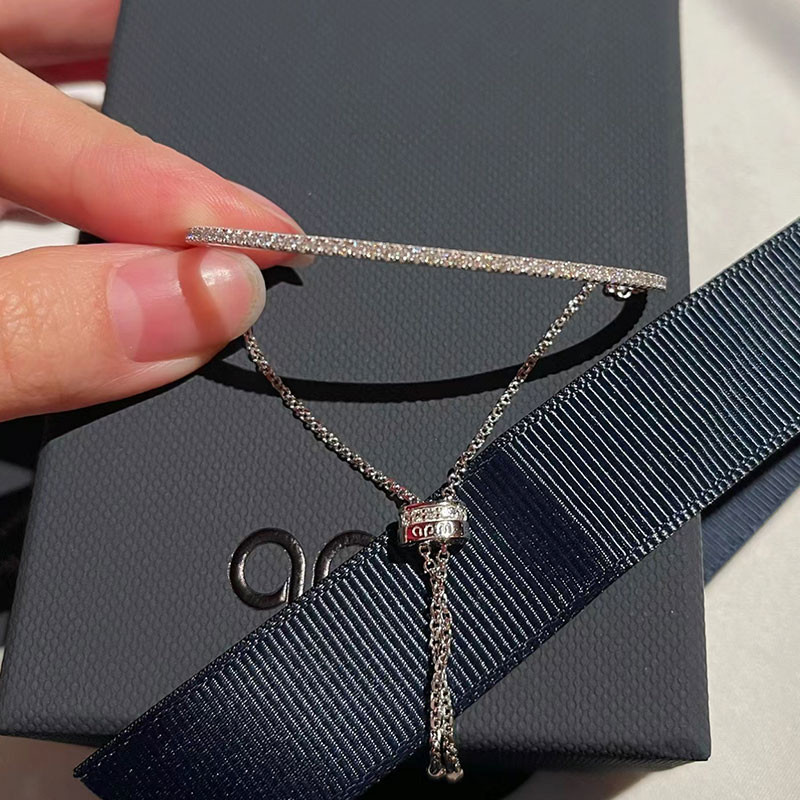 APM Monaco สร้อยข้อมือเพชรเต็มรูปแบบคําเดียวสร้อยข้อมือสายยิ้ม 925 สร้อยข้อมือหรูหรา