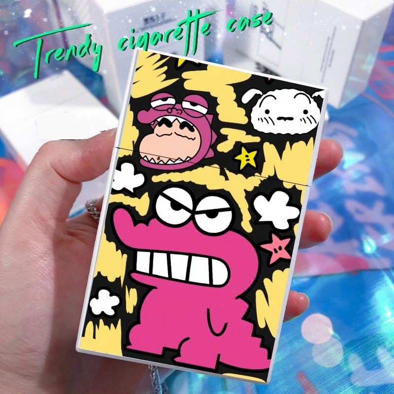 กล่องบุหรี่พลาสติกน่ารัก Crayon Shin-chan พิมพ์สี กล่องเก็บบุหรี่ไดโนเสาร์น้อย แบบกดพลิก กล่องเก็บการ์ดพกพา 20 แพ็ค ของขวัญสำหรับแฟน