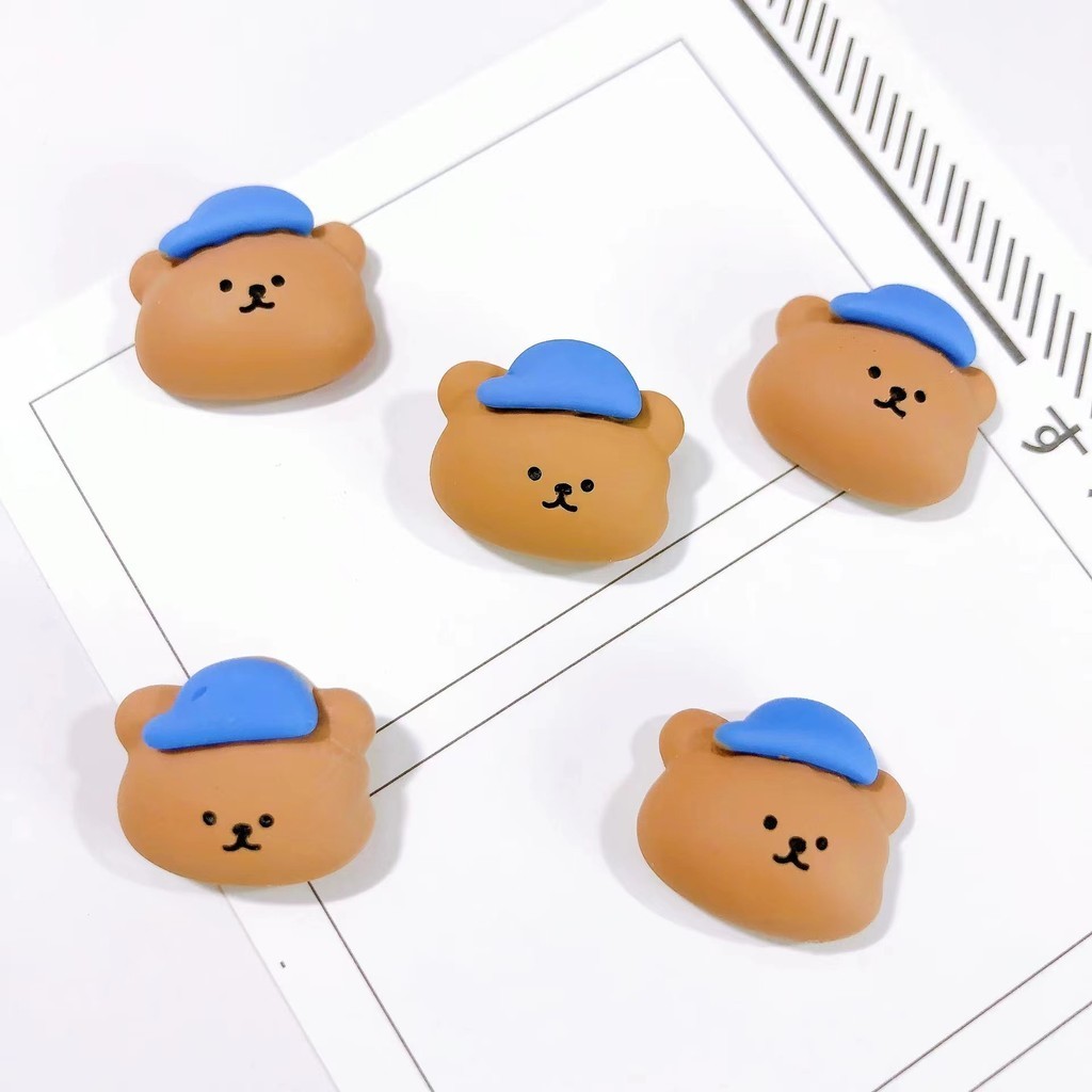 หมุด หมุดดันบิสกิต แฮนด์เมด รูปการ์ตูนหมีบราวน์น่ารัก 6 ชิ้น สําหรับตกแต่งห้องเรียน หมุดปักกระดานไม้ก๊อก หมุดดันผ้าสักหลาด ลายการ์ตูนหมี สีน้ําตาล สําหรับตกแต่งผนัง ห้องเรียน หนังสือพิมพ์ 6 ชิ้น - รูปที่ 7