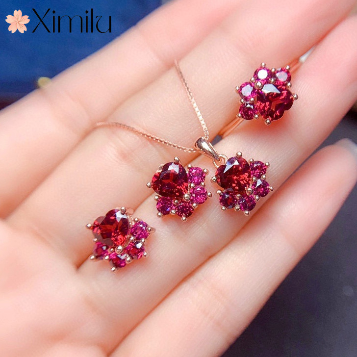 ♥ ชุดเครื่องประดับกรงเล็บแมวน่ารักขายร้อนแหวนกุหลาบทองคริสตัลสีแดงจี้หญิงสร้อยคอหรูหราต่างหูแสงหรูหราอารมณ์
