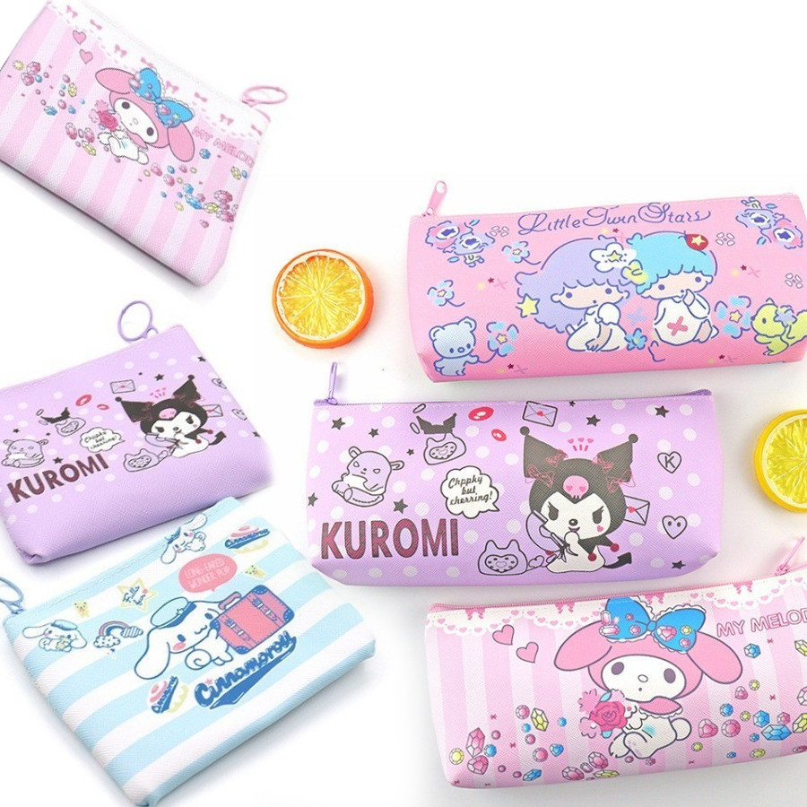 SANRIO ซานริโอ กระเป๋าน่ารักชายหญิงกระเป๋าสตางค์ น่ารัก สร้างสรรค์กรณีดินสอ ซินนามอนโรล คุโรมิ ทํานอง เครื่องเขียนกระเป๋ากันน้ําดินสอกระเป๋านักเรียนดินสอเครื่