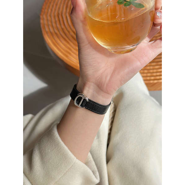 สาย applewatch series 8 สาย applewatch สายหนัง iWatch Premium Fine สําหรับ Apple Watch S987SE หัวเข็มขัด Katia สําหรับผู้หญิงที่สร้างสรรค์