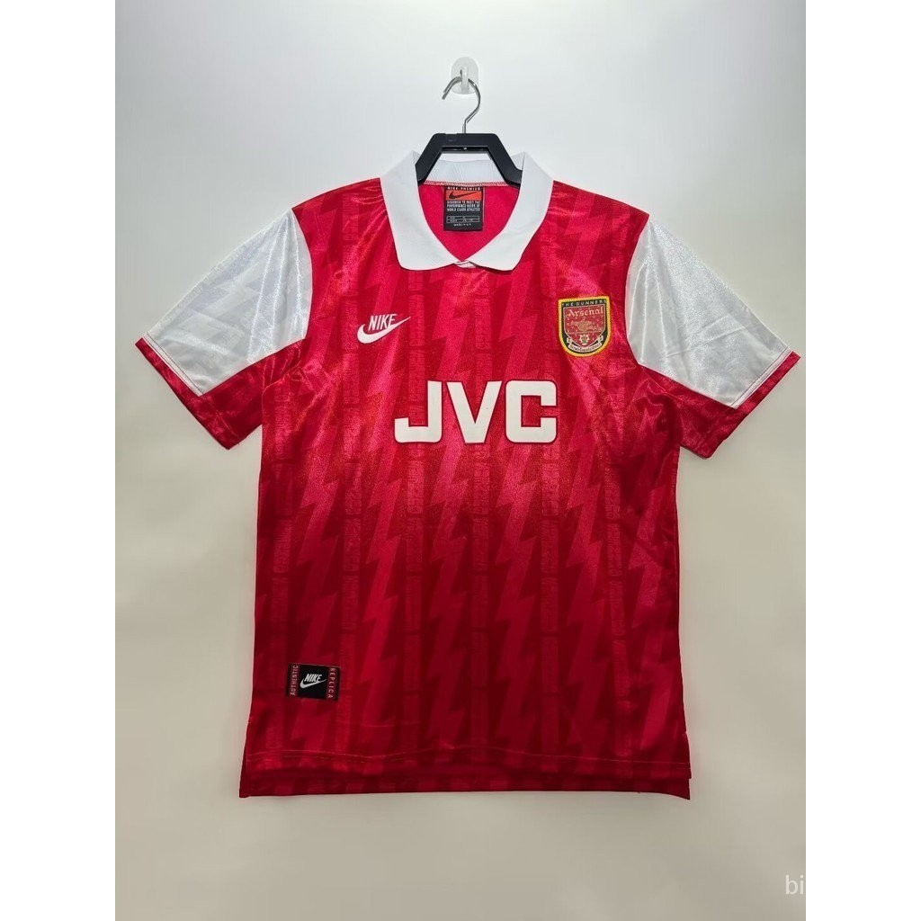 เสื ้ อฟุตบอลบ ้ านย ้ อนยุคของ Arsenal สําหรับฤดูกาล 1993-94
