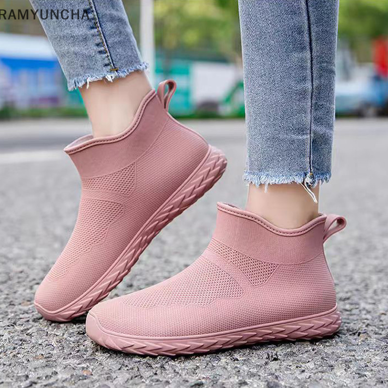 Ram ใหม ่ แฟชั ่ นสบายๆ Low-Cut รอบ Toe สวมใส ่ ด ้ านนอกรองเท ้ าฝนแบนสําหรับผู ้ หญิง OTC