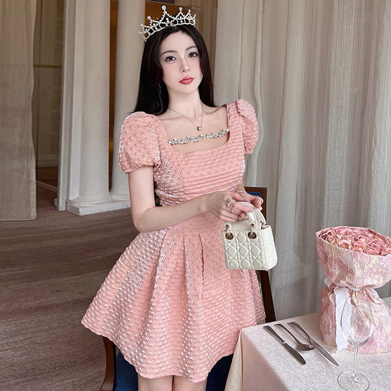 ติดตามรับ✔เดรสออกงาน เดรสเซ็กซี่✨ชุดเดรสไนท์คลับ✨ชุดการแสดง✈WDS17592023ชุดเดรสเจ้าหญิงทรงเอคอเหลี่ยม