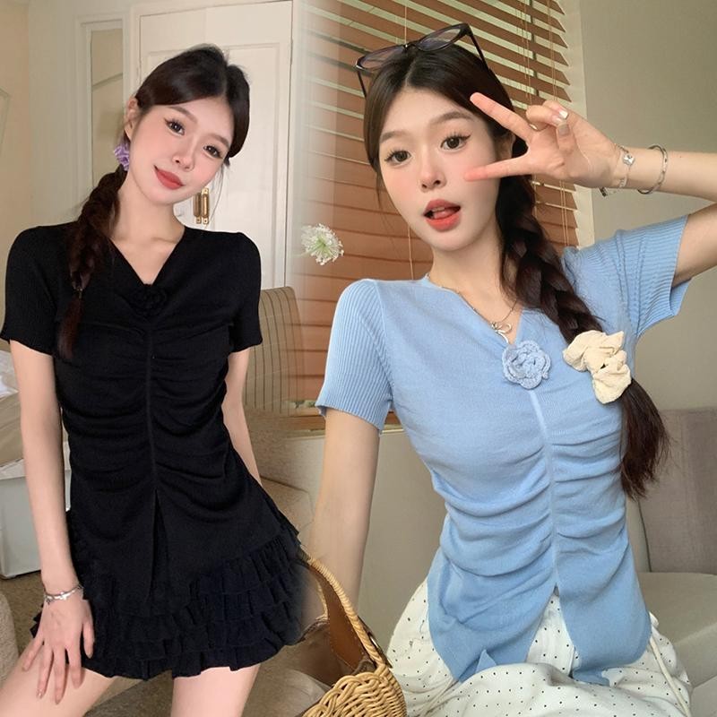 Mimi&Didi#เสื้อไหมพรมแขนสั้นหวานและน่ารัก เสื้อคอวี ทรงเข้ารูป แต่งดอกไม้สามมิติ ผ้าบาง สำหรับผู้หญิง#D405