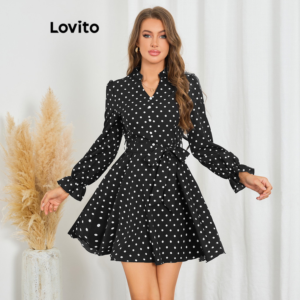 Lovito ชุดเดรสผู้หญิง แบบผูกเอว มีกระดุม ลายจุด สไตล์ลำลอง LBL20304