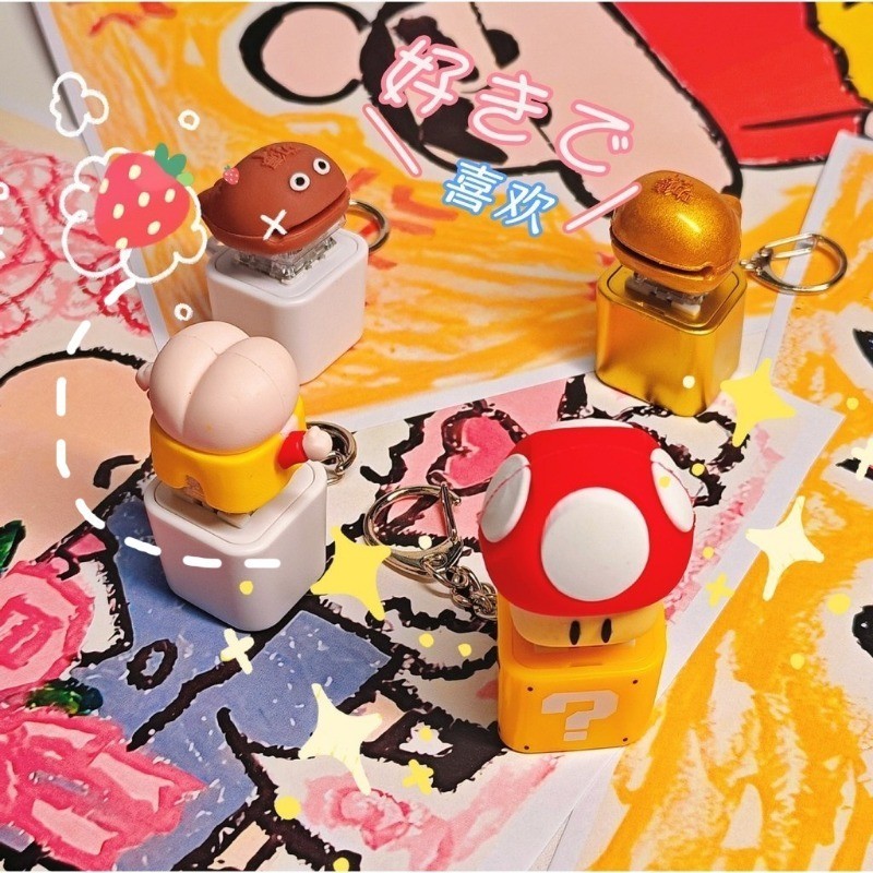 บุญ +1 การ์ตูนปลาไม้ปุ่มไก่พวงกุญแจพร้อมเสียงจี้ตุ๊กตาตลกสร้างสรรค์บีบอัดพวงกุญแจ