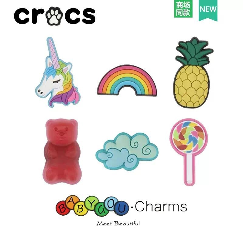 Crocs Jibbitz Charms หัวเข็มขัดรองเท้า รูอุปกรณ์เสริมรองเท้า หัวเข็มขัดปรับได้ Rainbow Unicorn น่ารักหัวเข็มขัดปรับ