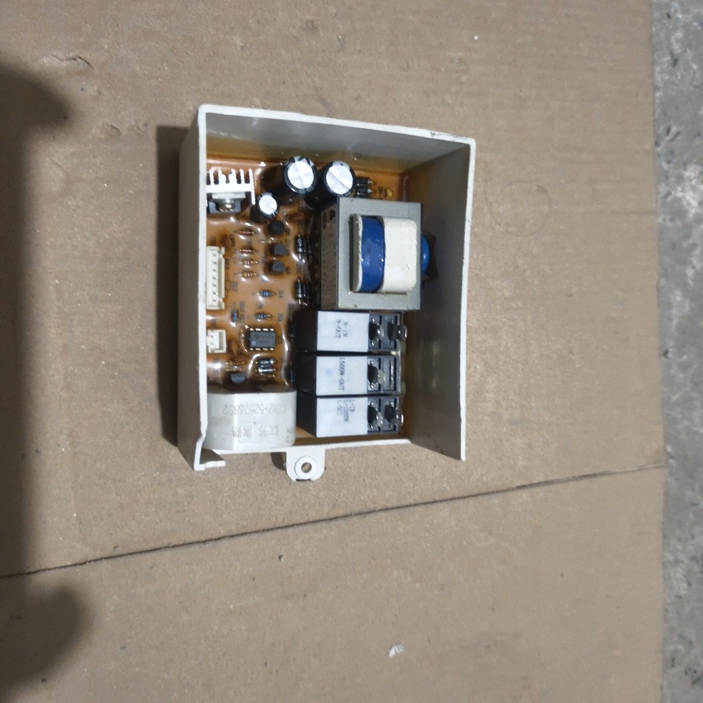 ชิ้นส่วนเครื่องทำน้ำอุ่น Ariston Y40 50 80 100 HE2.5-TBX3 แผงควบคุม แผงคอมพิวเตอร์