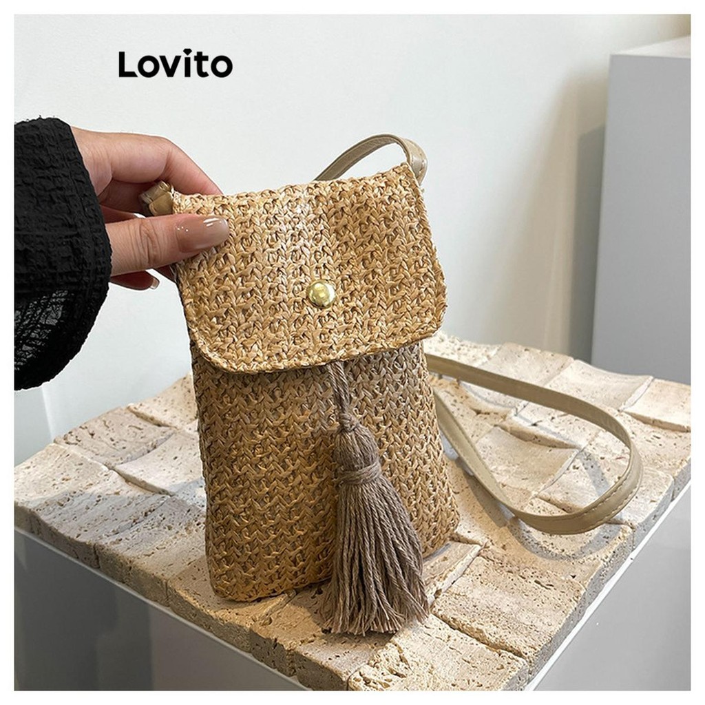 Lovito กระเป๋าโทรศัพท์มือถือวันหยุดธรรมดาแบบลําลองพร้อมกระเป๋าเสน่ห์พู่ฟางสําหรับผู้หญิง  LFA65035