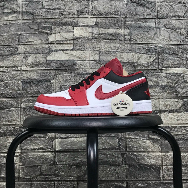 Air JORDAN 1 LOW CHICAGO BULLs