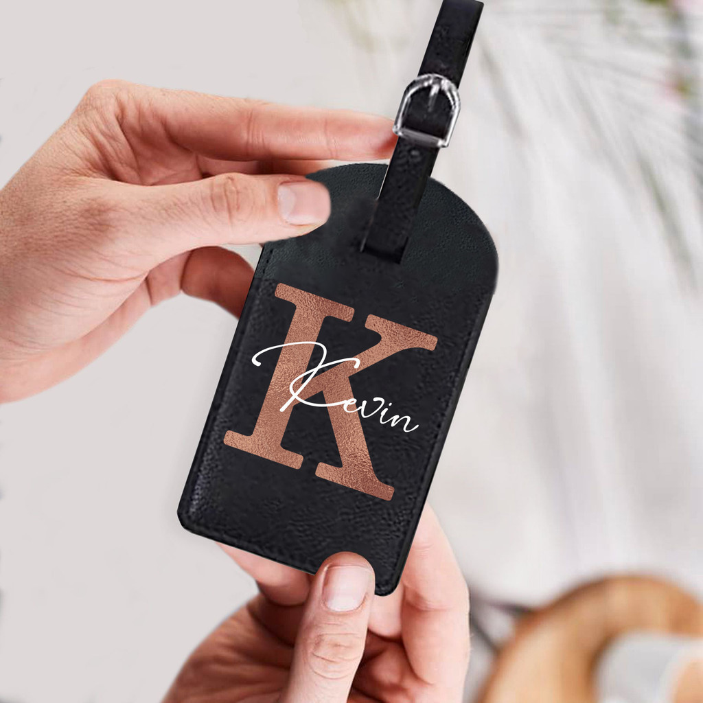 ส่วนบุคคลเริ่มต้นชื่อ Monogram แท็กกระเป๋าหนัง PU สําหรับกระเป๋าเดินทาง Baggage กระเป๋าถือแท็กกระเป๋าเดินทางป้ายป้ายของขวัญที่ดีที่สุด
