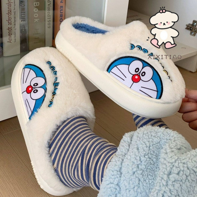 Xitiao ฤดูใบไม้ร่วงฤดูหนาว Doraemon ip Co-Branded Warm Baotou รองเท้าแตะผ้าฝ้ายการ์ตูนน่ารัก Tinkerbell Cat Soft Sole Confinement รองเท้าผู้หญิง
