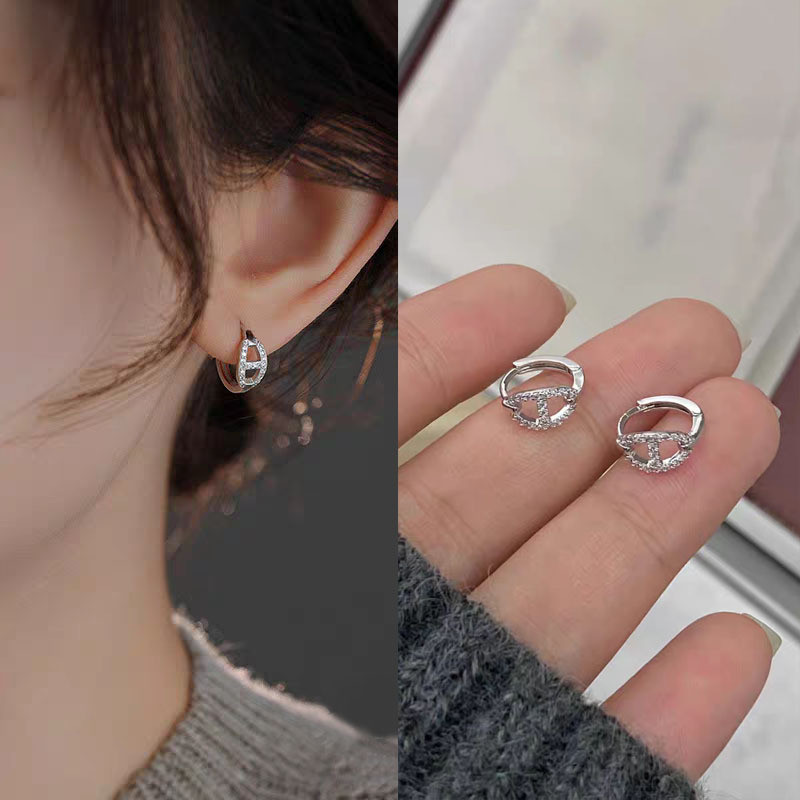 S925 เงิน Hollow Out Hoop ต่างหูผู้หญิง Zirconia สไตล์เกาหลีออกแบบหู Buckle Party เครื่องประดับอุปกรณ์เสริมของขวัญ