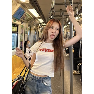 (จัดส่งตลอด 24 ชั่วโมง）Angle Official เสื้อยืดแขนสั้นกระชับผู้หญิง ใส่สบาย สไตล์ Y2K เกาหลี เหมาะใส่เที่ยว L70