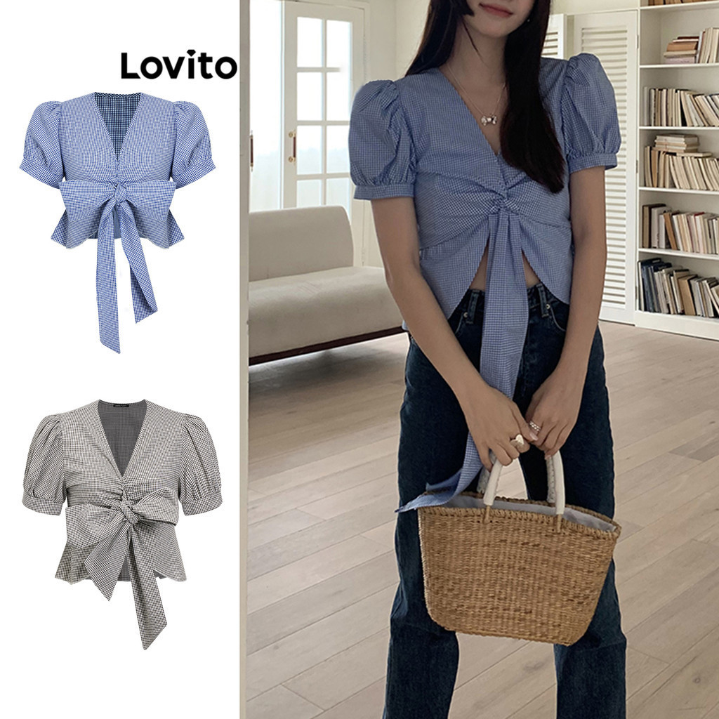 Lovito เสื้อเบลาส์ลำลอง ลายตาราง ผูกเชือก แขนพอง สำหรับสตรี LNA20036 (สีน้ำเงิน)
