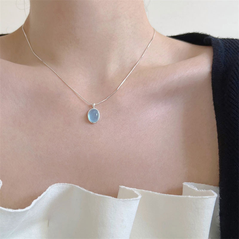 Aquamarine Moonstone Unique Niche Design High-End สร ้ อยคอจี ้ รูปไข ่