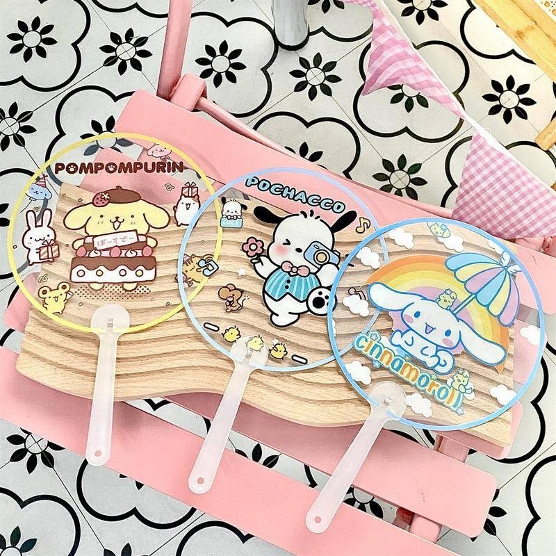 Sanrio Kawaii Pochacco พัดลม Hello Kitty Kuromi การ ์ ตูนฤดูร ้ อนแบบพกพาพัดลมกลมมินิพัดลมกลมของเล ่ นรางวัลนักเรียน