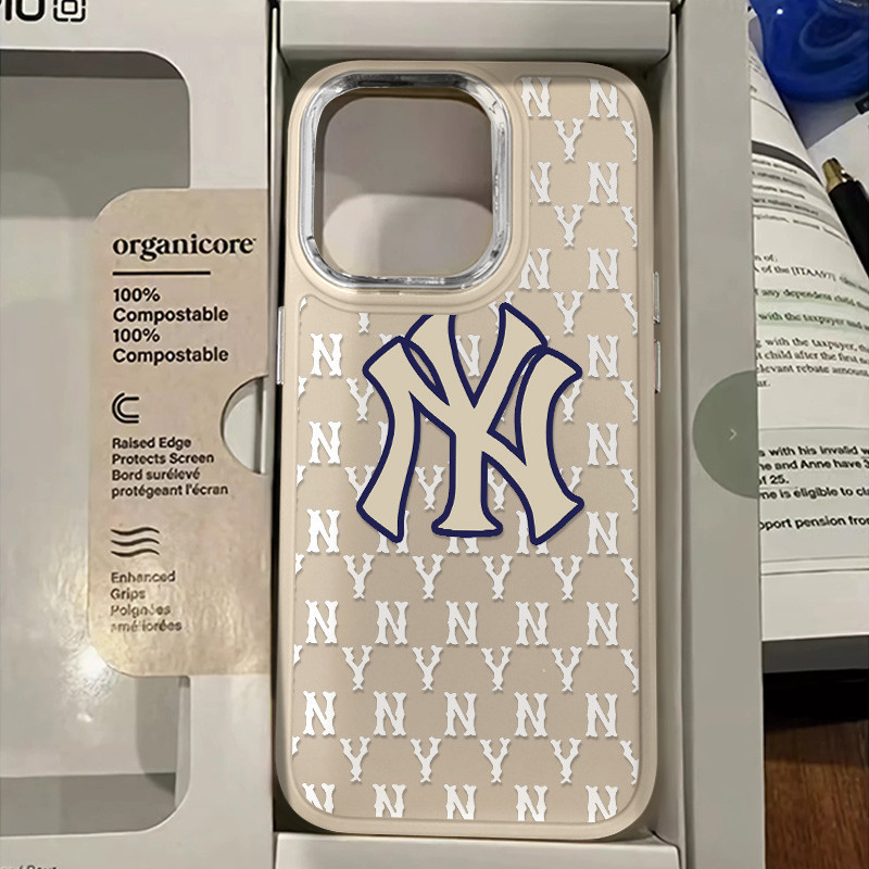 สีดําและสีขาว NY Chaopai เคสโทรศัพท์สําหรับ IPhone 11 12 13 Pro Max 14 15 7 8 Plus SE 2020 XR X/XS Max เคสซิลิโคน Anti Drop ปุ่มโลหะเคสโทรศัพท์