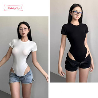 ชุดบอดี้สูทแขนสั้นสำหรับสาวๆ ดีไซน์เก๋ๆ เหมาะกับฤดูร้อน