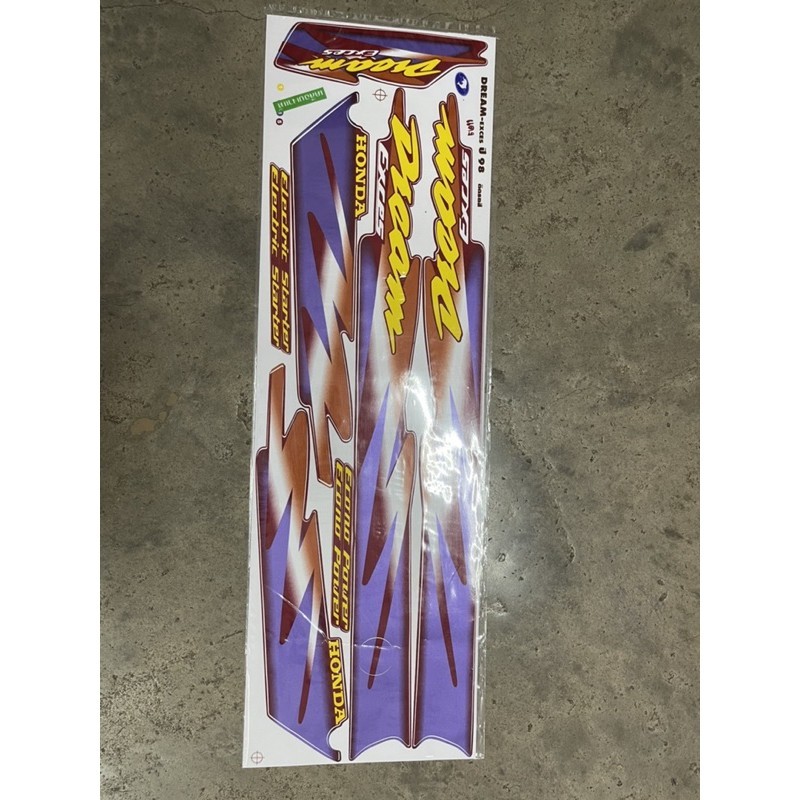 ติดแล้วสะดุดตา สติ๊กเกอร์ DREAM C100N ดรีมท้ายมน ปี98 มีหลายสีให้เลือก