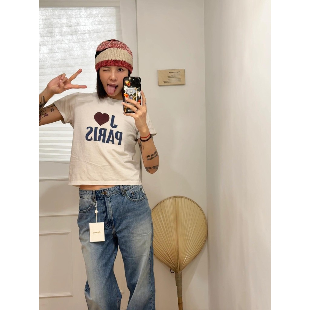 (จัดส่งตลอด 24 ชั่วโมง）Angle Official เกาหลี ins Niche รักสโลแกนไหล่ตรงสั้นบางและบางแขนสั้นยืดหยุ่นสูงเสื้อยืด