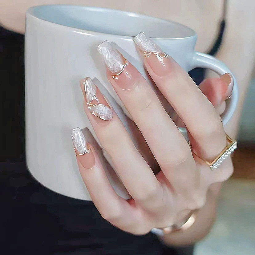 Hand-worn Nail Tip Pearl Golden Balls Fritillary Thread Elegant Ice-Permeable ราคาไม่แพงสไตล์หรูหรา Donghai สวมใส่เล็บแพทช์