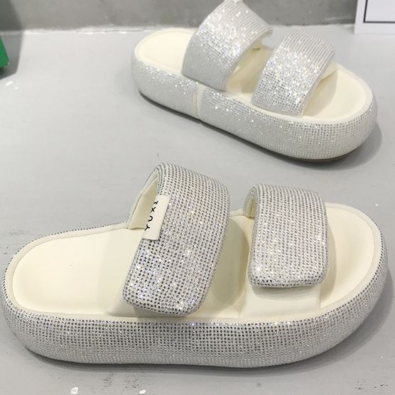 2024 ฤดูร้อนสไตล์ใหม่ Small Man 7 มัฟฟินด้านล่าง Rhinestone Flip-Flops ผู้หญิง Casual All-Match หนา Soled ของแท้หนัง Slipp