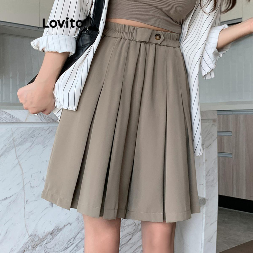Lovito กางเกงขาสั้นผู้หญิง แต่งกระเป๋า มีกระดุม สีพื้น สไตล์ลำลอง LNE44349
