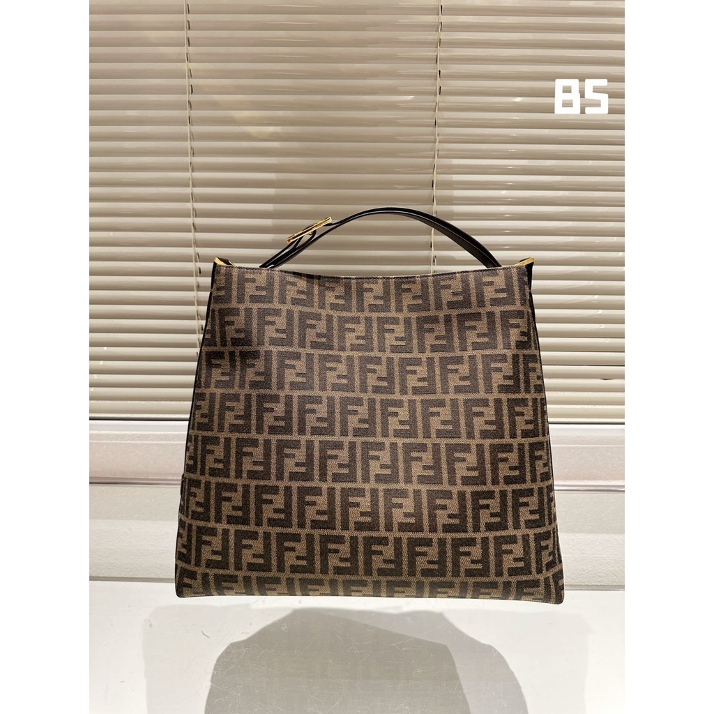 Accessory Box ff Shopping Bag Medieval Bag Tote Bag Size: 38.35 Cm lady