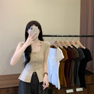 Dahong 💖เสื้อยืดแขนสั้นสเวตเตอร์ถักผู้หญิง แต่งกระดุม สีพื้นยืดตามตัว ใส่ง่าย ฟรีไซส์ D415