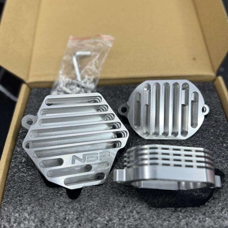 ฝาครอบวาล์ว 125 4v NBP ทรง TTMR  1 ชุด3 ชิ้น มีครีบระบายความร้อนได้ดี มีรูใส่สายระบาย 3รู มี3สีให้เลือกงานNBP ราคา ถูกที่สุด ดีลบีเคเค แกลเลอรีภาพที่ 9
