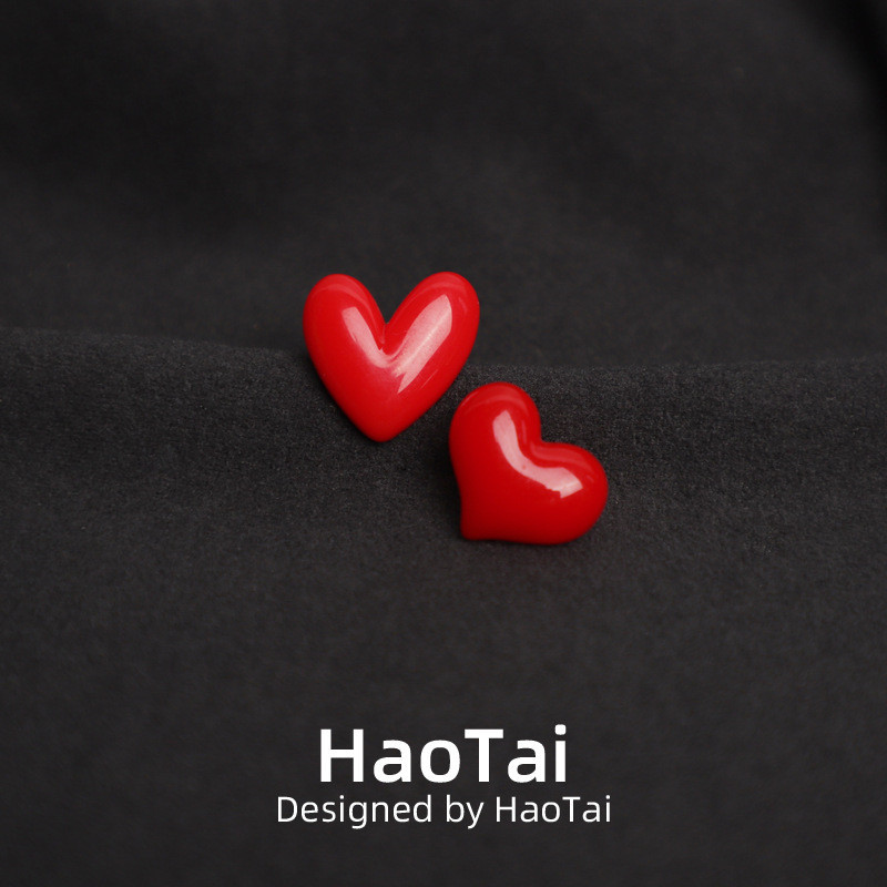 เข ็ มกลัดลายการ ์ ตูนหัวใจสีแดงน ้ อยน ่ ารัก