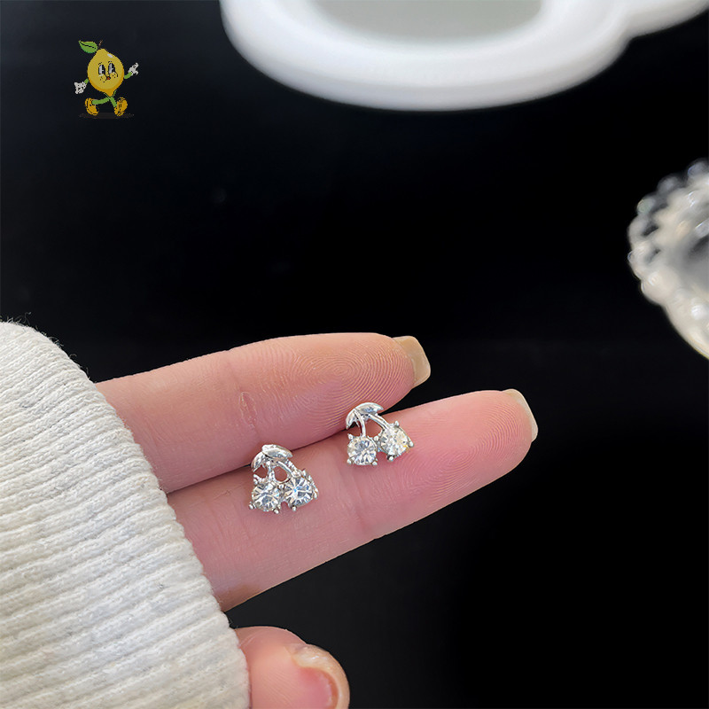 [mozh] Ang Stud ต่างหูคริสตัลเงินเกาหลี Shining แฟชั่นผู้หญิงหัวใจโบว์ต่างหูเครื่องประดับของขวัญ [TH]