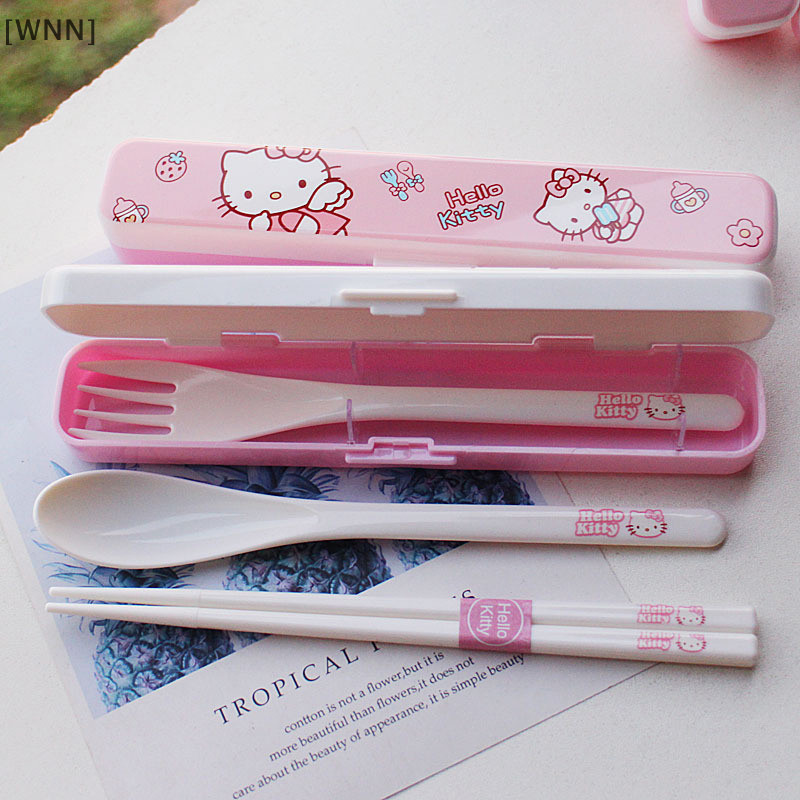 SANRIO [WNN]คลังสินค้าพร้อมแบบพกพาน่ารักSanrio Hello Kittyสับช้อนส้อม3ชิ้นชุดบนโต๊ะอาหารเด็กอุปกรณ์อุปกรณ์ครัวTH
