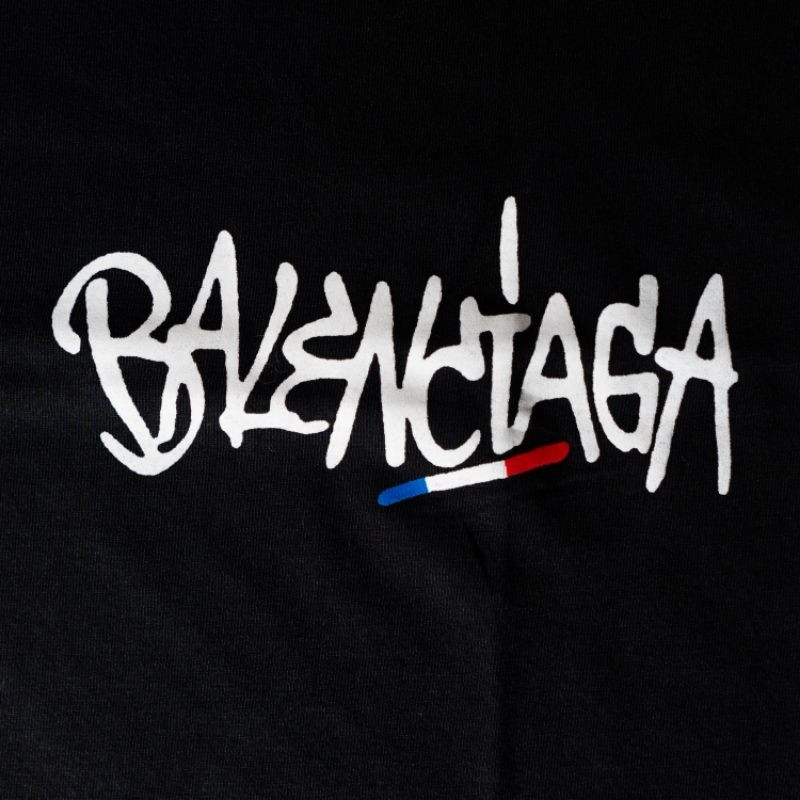 เสื้อยืด BALENCIAGA GRAVITY TEXT สีดำและแดง เสื้อยืดผู้ชายผู้หญิงแบรนด์ HYPE UNISEX S8T7