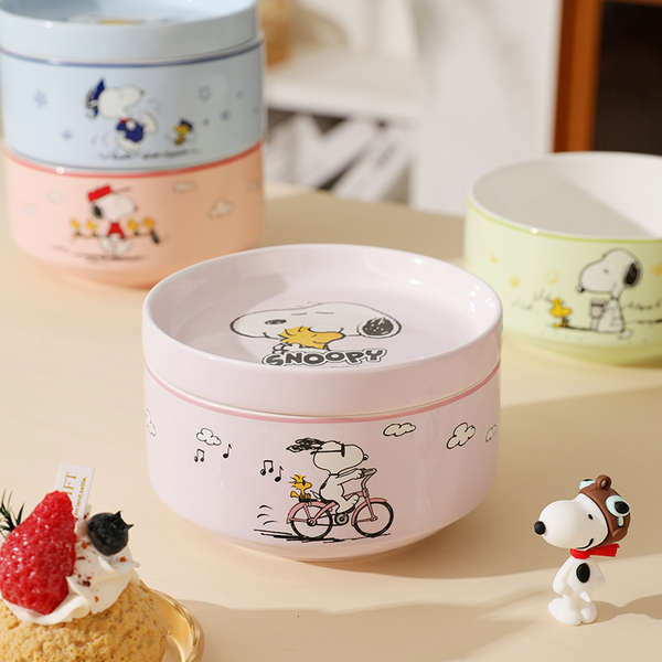 กล่องข้าว snoopy ของใช้ Snoopy Series 800ml ชามซ้อนในครัวเรือนมูลค่าสูงน่ารักน่ารักชามซ้อนเซรามิกพร้