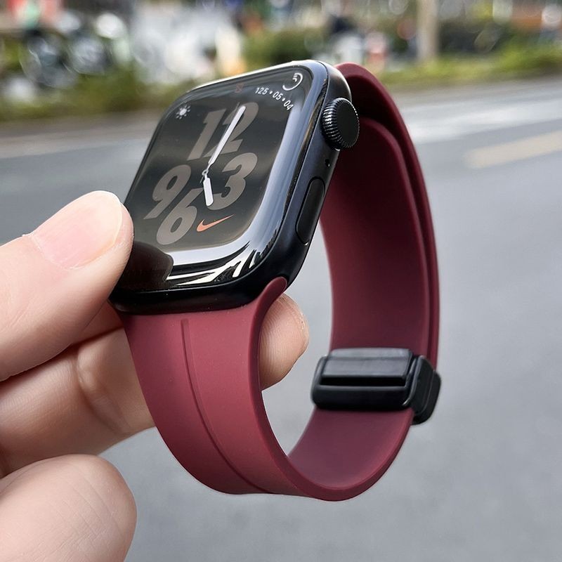 พร้อมส่ง สายนาฬิกาข้อมือซิลิโคน แบบแม่เหล็ก พับได้ ระบายอากาศ สําหรับ iwatch7 applewatch8 Apple Watch s9