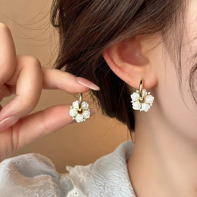 ต ่ างหูเรซิ ่ น Camellia หญิง 2024 ต ่ างหูต ่ างหูสดขนาดเล ็ ก