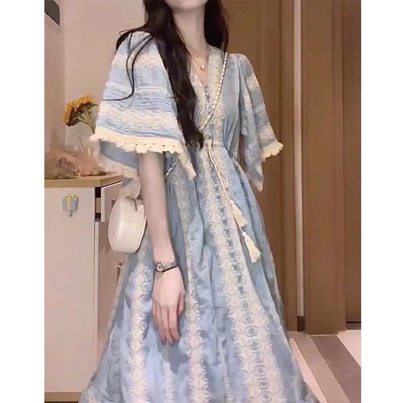 Yueyejia YY เสื้อผ้าผู้หญิงผมตรง Bohemian สไตล์ชาติพันธุ์ V คอชุดผู้หญิงฤดูร้อน Heavy Industry เย็บปักถักร้อย High-End Seaside Vacation สไตล์กระโปรงยาว